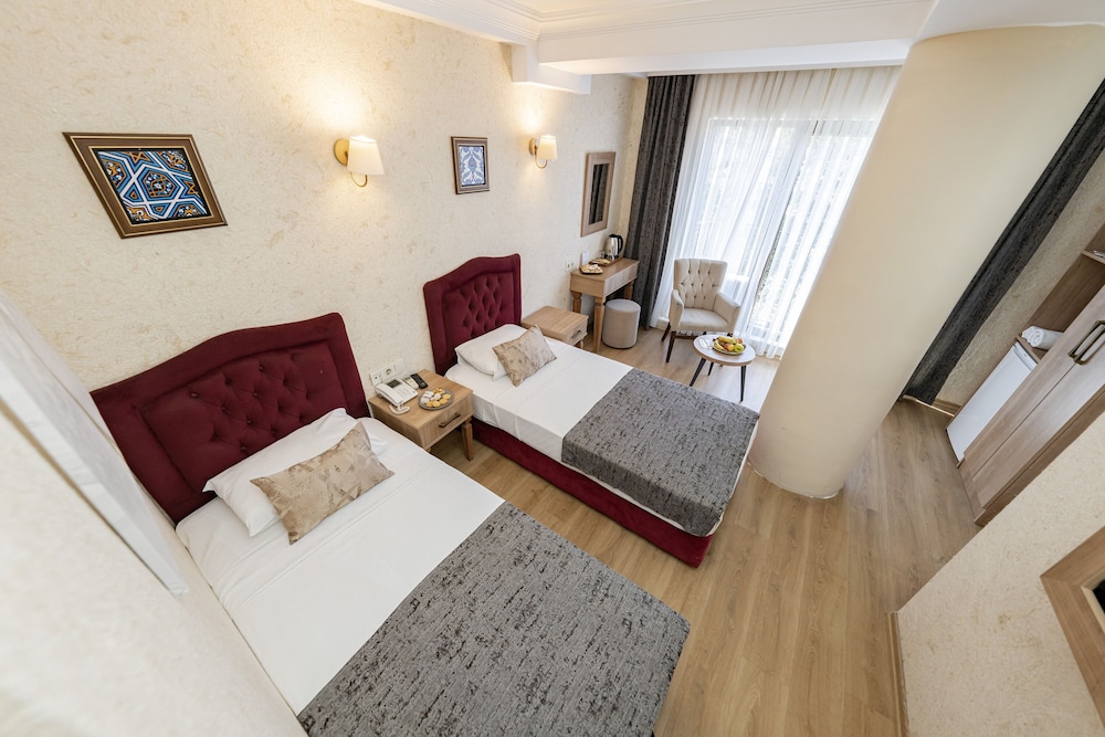 Konur Hotel 25/50