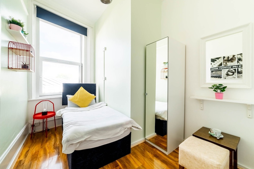 Book a Bed Hostels (ex. Venture Hostel) 22/64