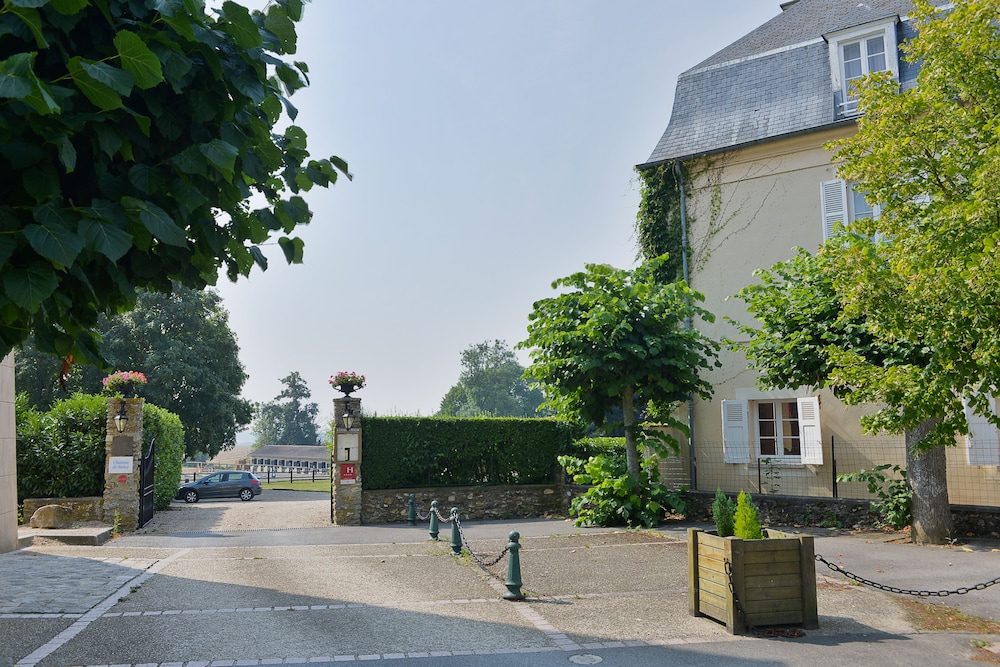 CHATEAU DE SANCY 55/65