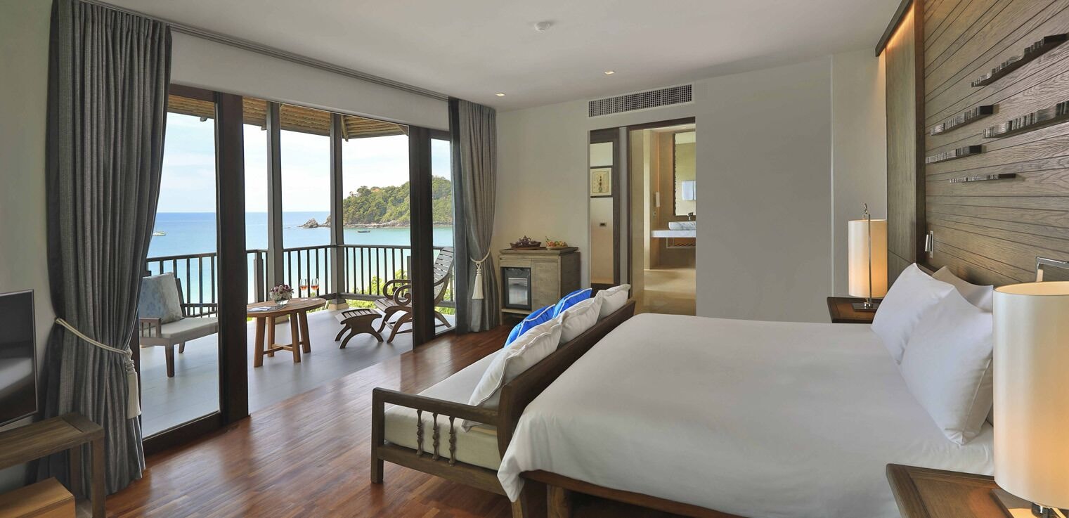 Deluxe, King Bed, Bay Front