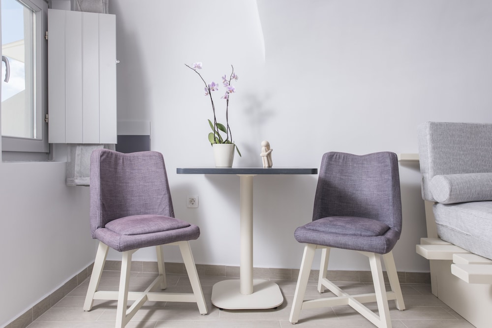 Ambition Suites 43/68