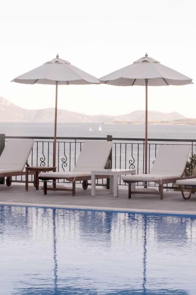ALIKI HOTEL 35/76