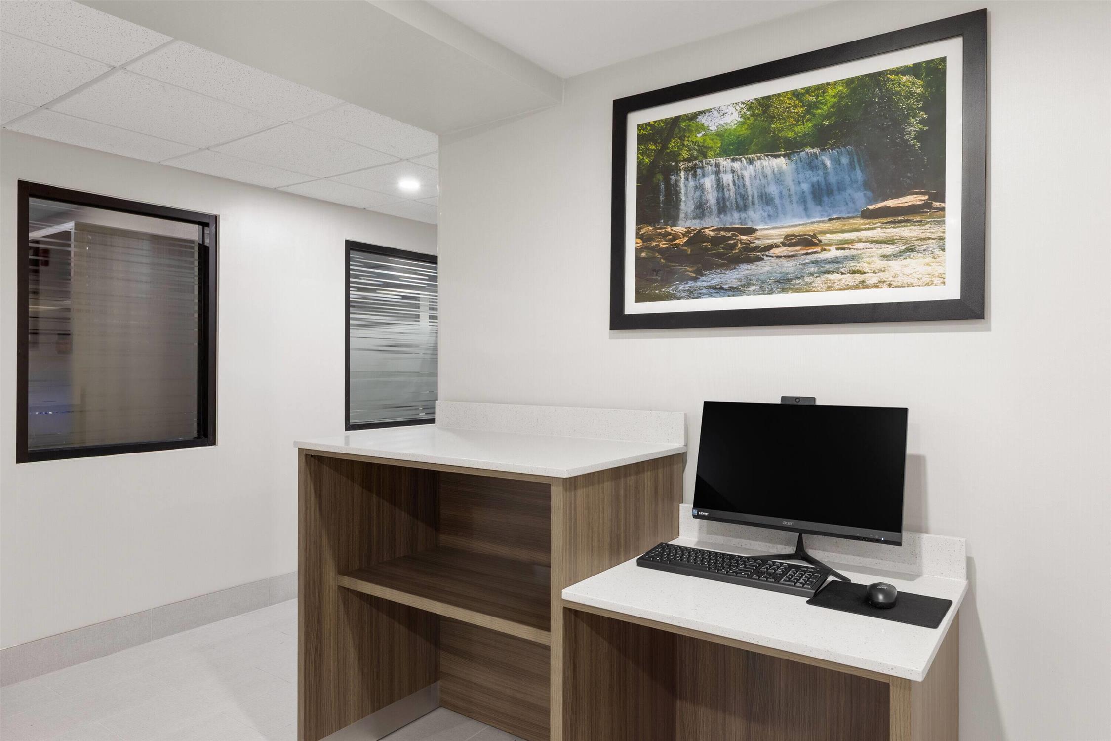 La Quinta Inn & Suites by Wyndham Atlanta Roswell 41/47