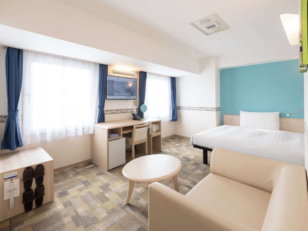 Toyoko Inn Tsubamesanjo Ekimae 38/42