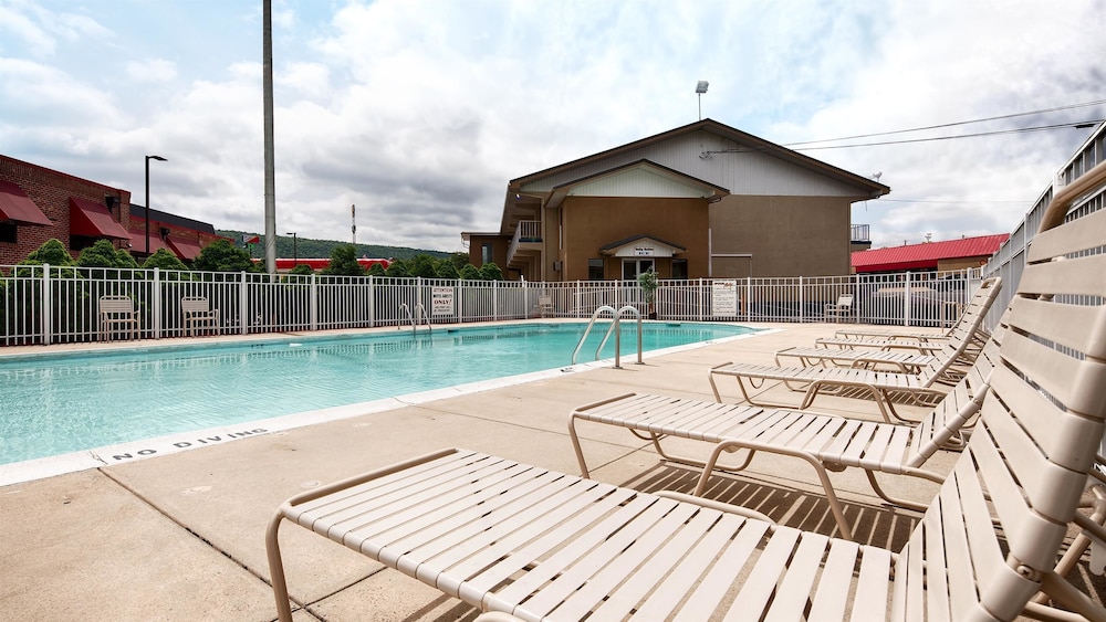 Days Inn By Wyndham Breezewood 22/34