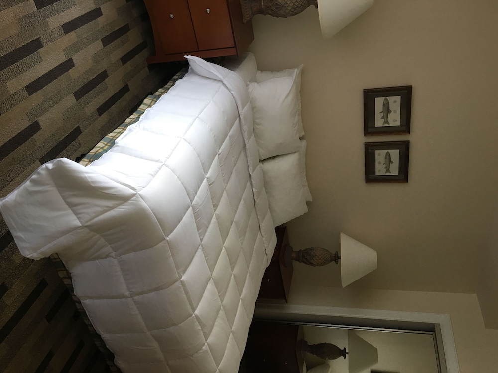 Kemah Boardwalk Inn 12/50
