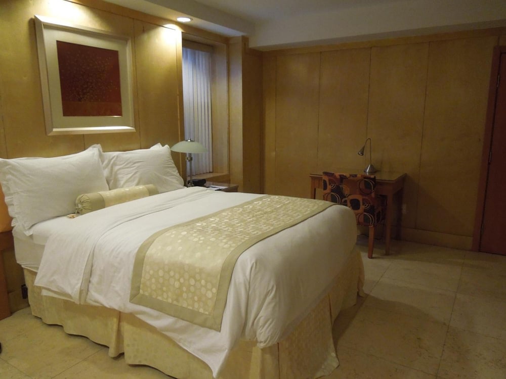 The Eldon Luxury Suites 18/51