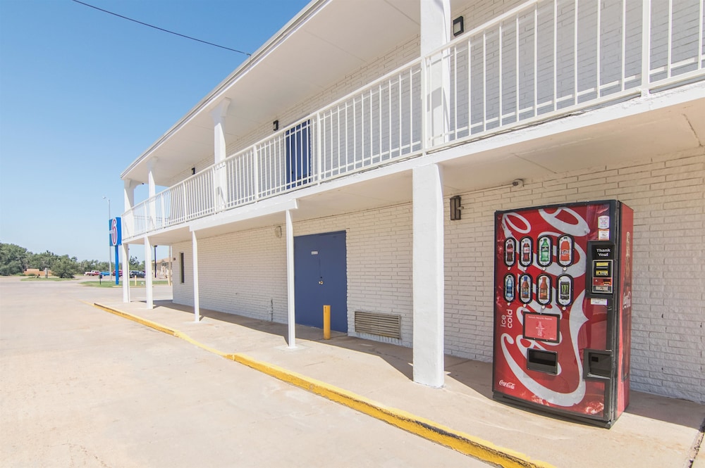Motel6 Liberal, KS 35/41