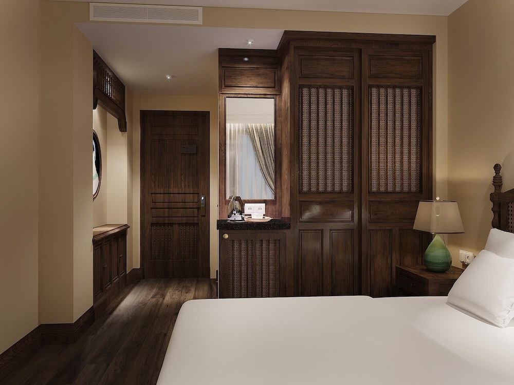 Lotusama Hanoi Hotel 50/50