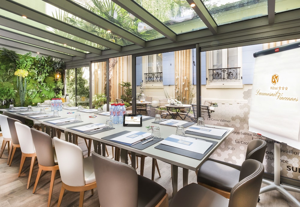 Daumesnil Vincennes Hotel 54/66