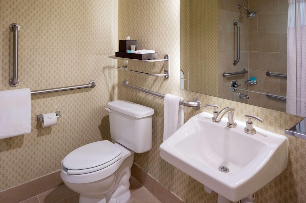 Sonesta Hotel Houston IAH Airport 33/34