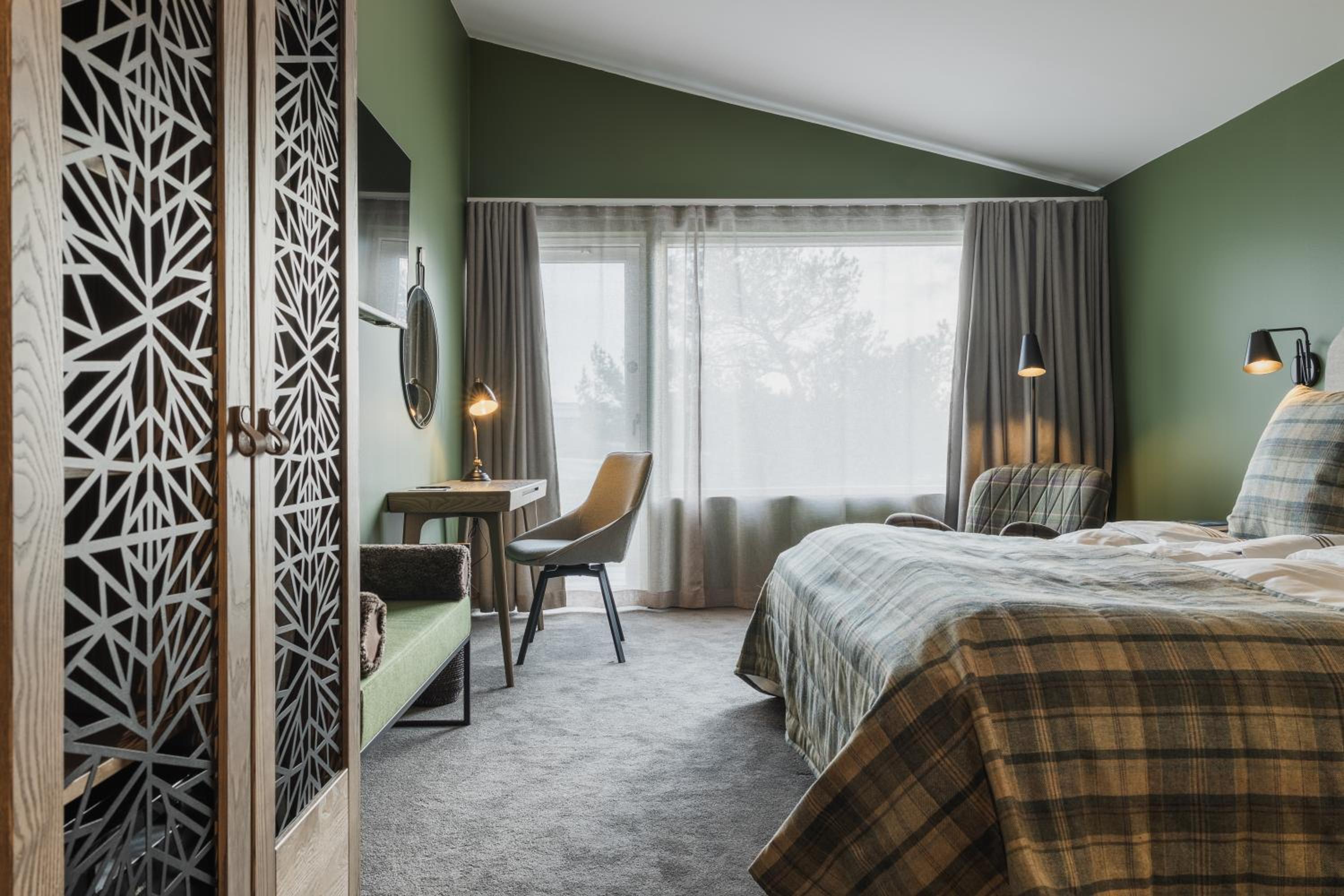 House, Double Bed