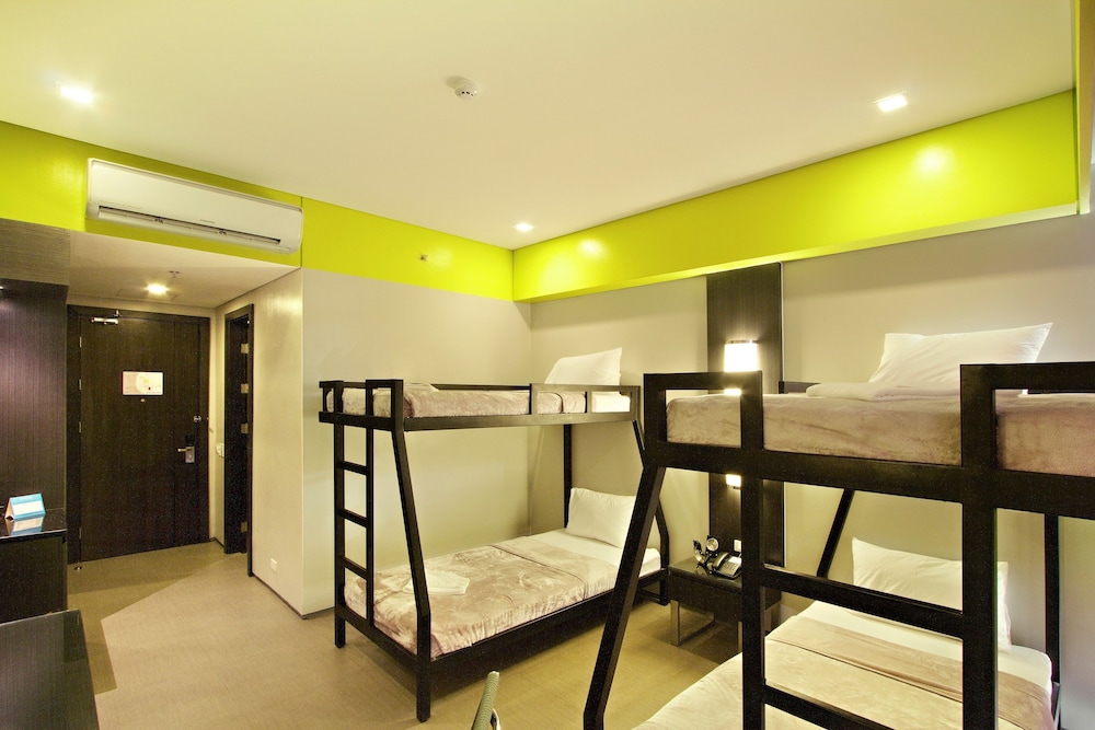 Bayfront Hotel Cebu - North Reclamation 43/67