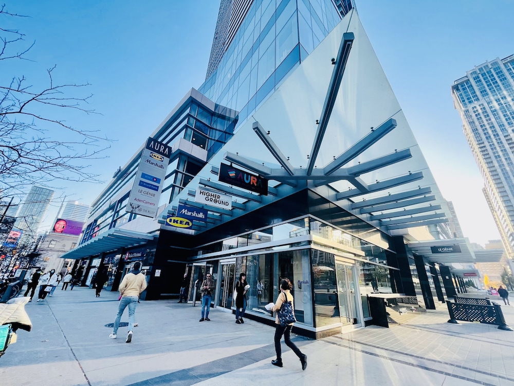 Canada Suites on Bay 45/50
