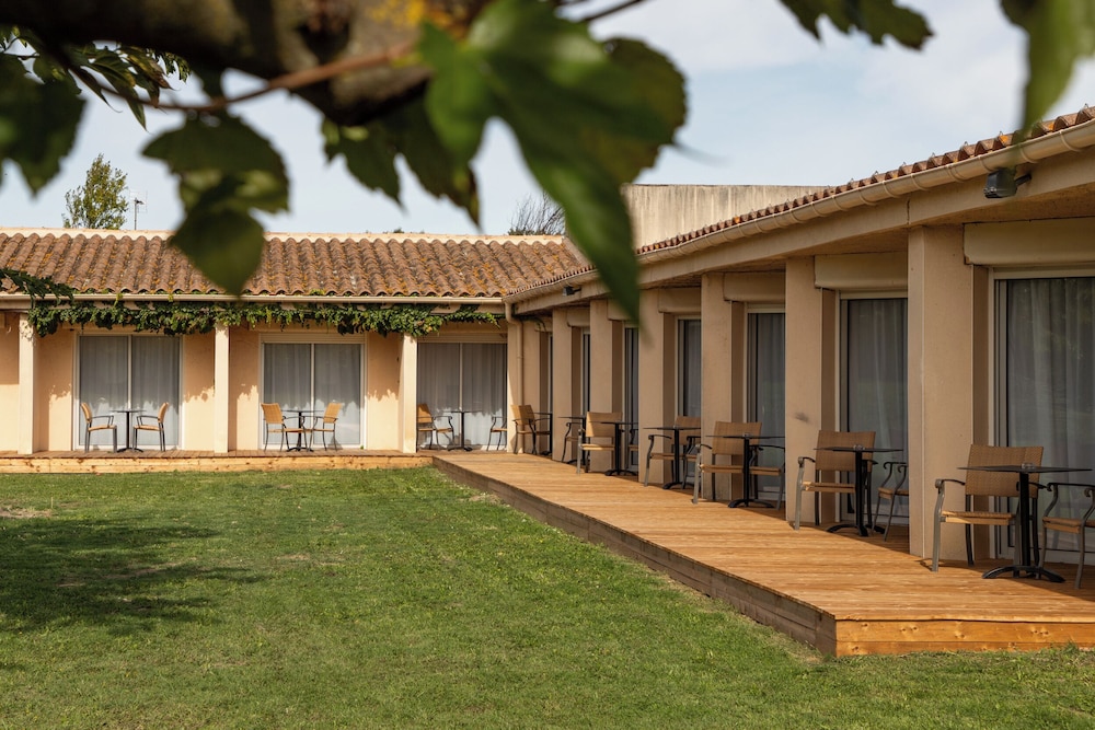 Golden Tulip Avignon Le Paradou 59/66