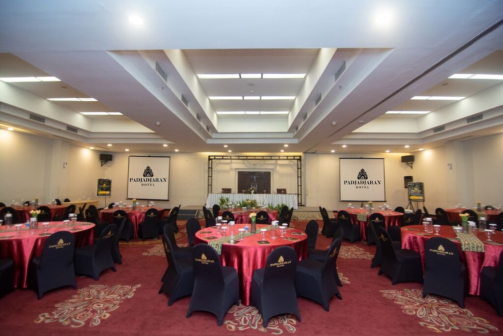 Padjadjaran Hotel 66/70