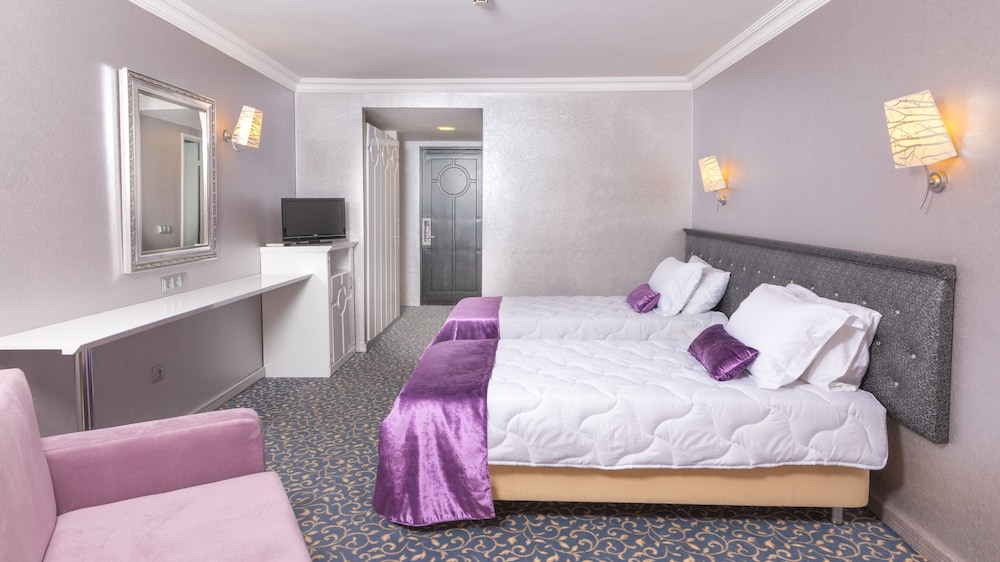 Caprice Beach Hotel 23/67