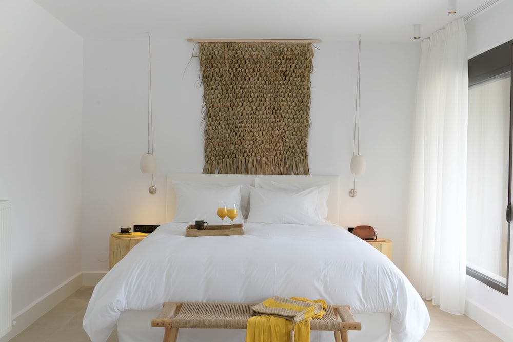 Amantes Villas And Suites 12/50