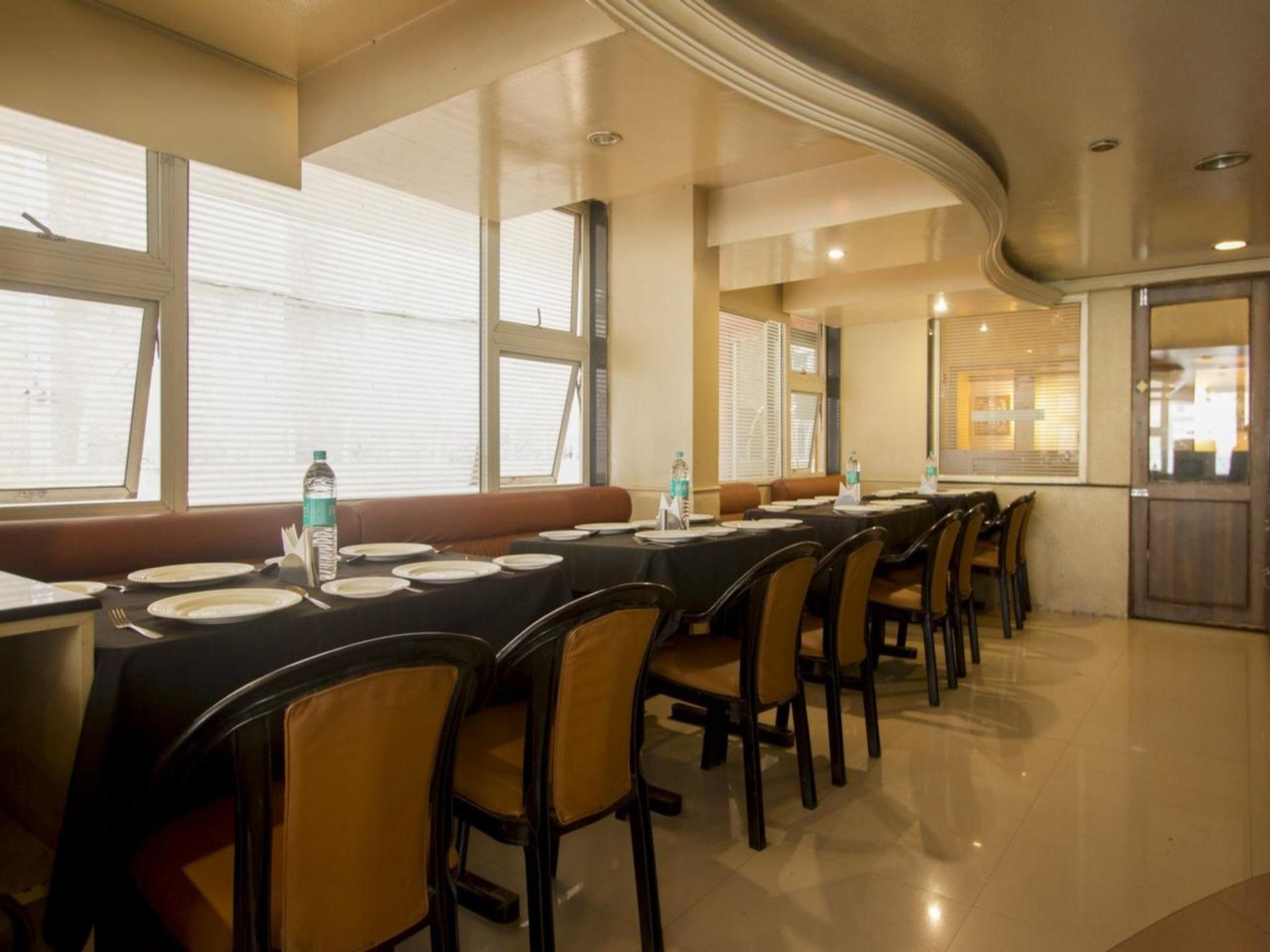 Oyo 17243 Hotel Celebration Inn 25/29