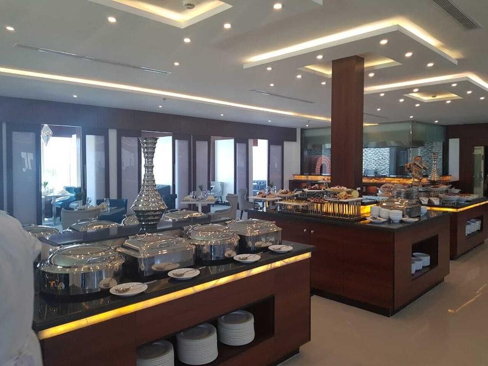 فندق ديستريكت نجران(The District Hotel Najran) 11/24