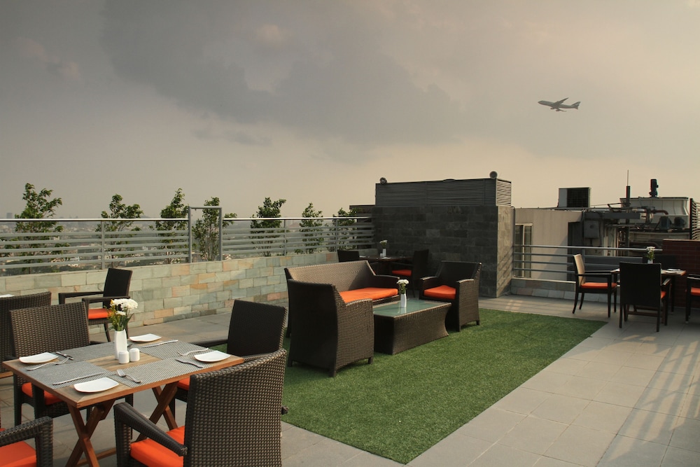 Dhaka Regency Hotel and Resort 52/64