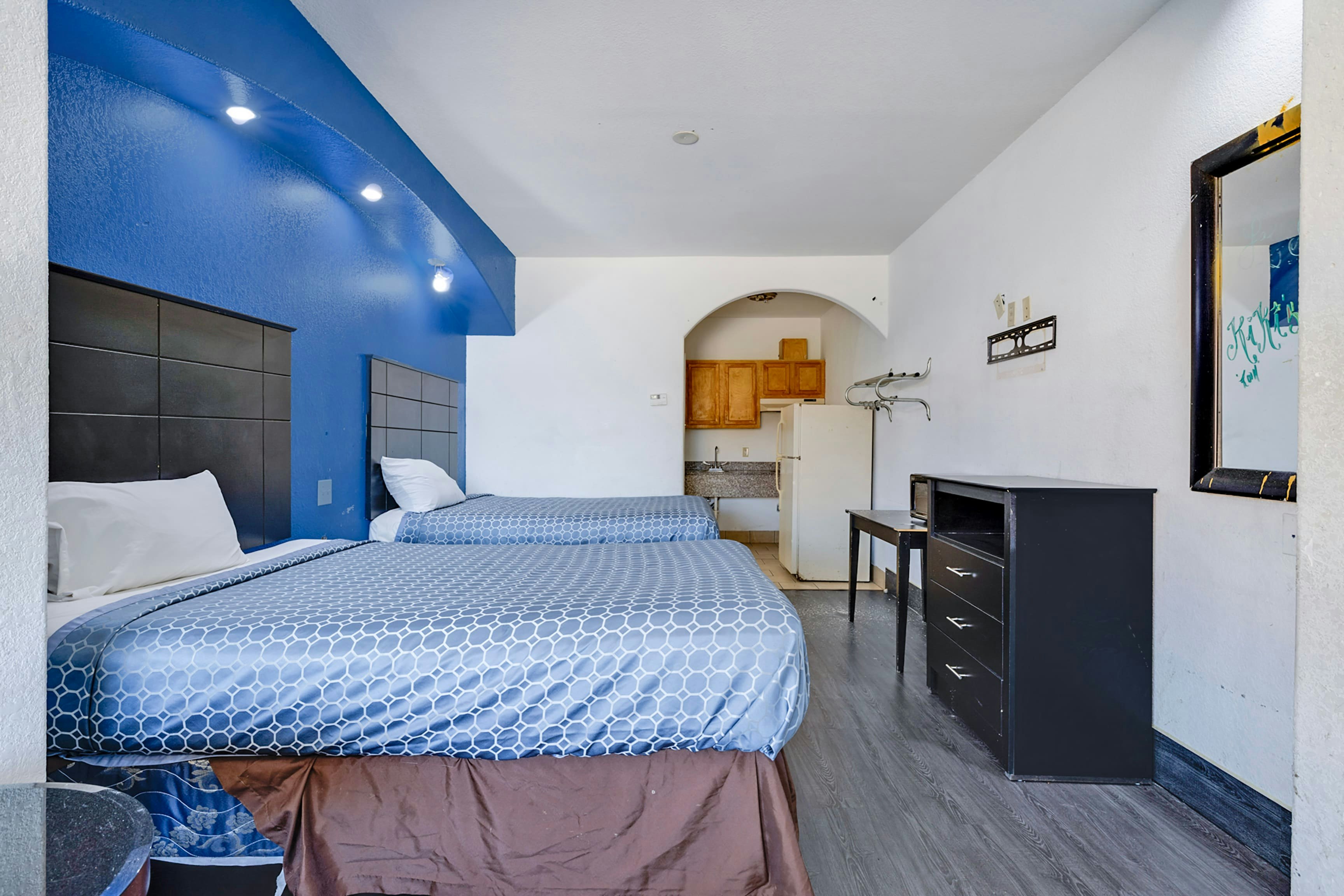 Capital O Deluxe Inn Channelview Houston I-10 19/58