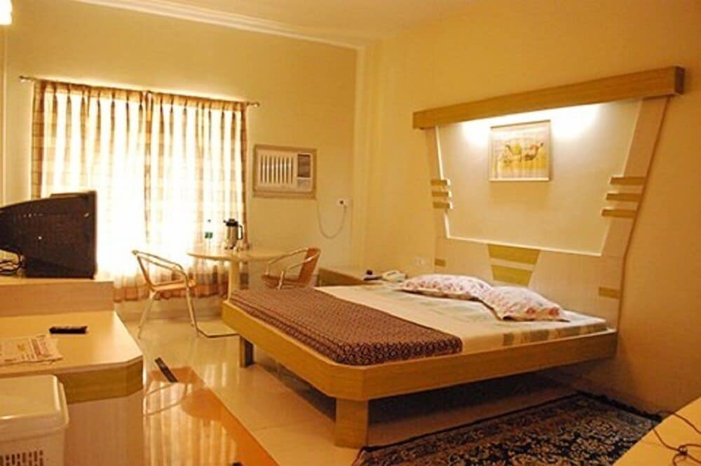 Hotel Panchavati Elite Inn 8/18