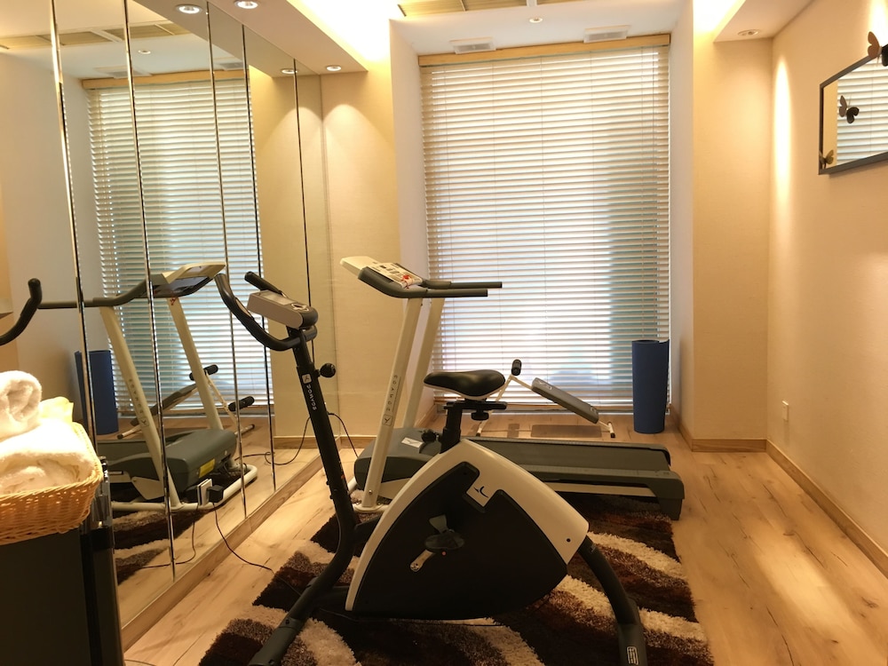 H-Hotel Riverside Chengdu 32/56