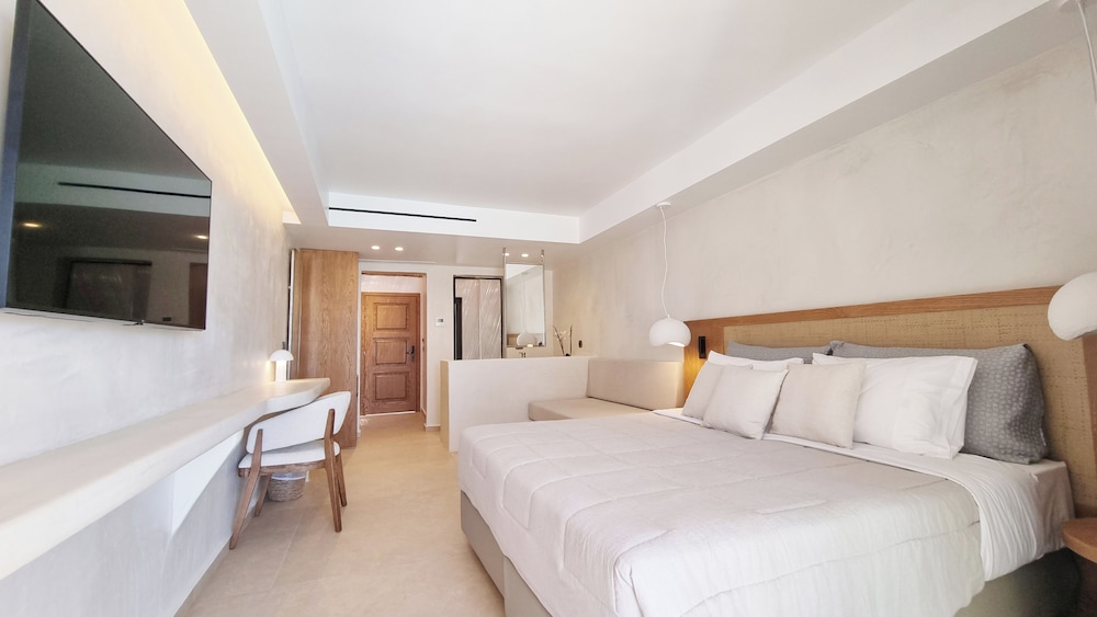 AEGEAN, JUNIOR SUITE, SEA VIEW, PRIVATE POOL