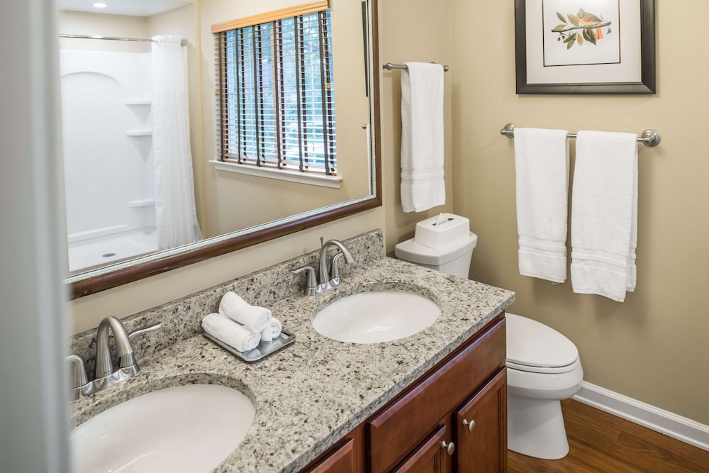 2 Bedrooms, Upstairs, Suite, King and Queen Bed, Sofa، Hilton Vacation Club The Historic Powhatan Williamsburg 28/29