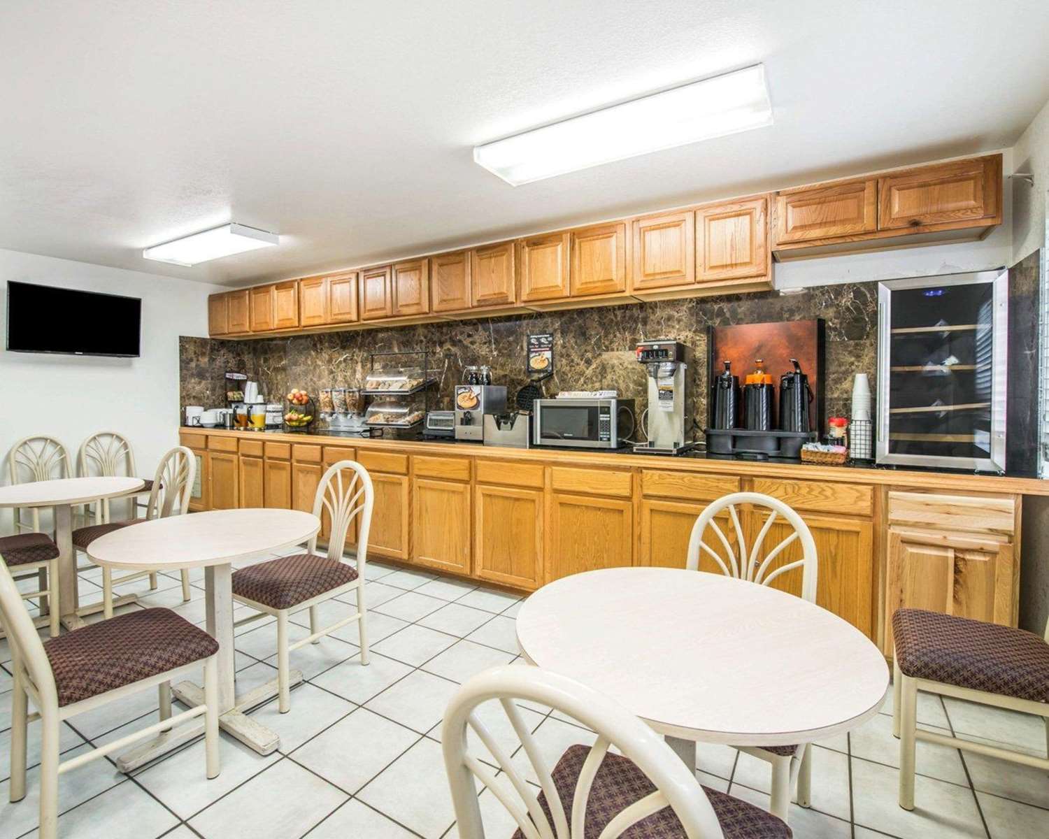 Days Inn by Wyndham Canon City 22/28