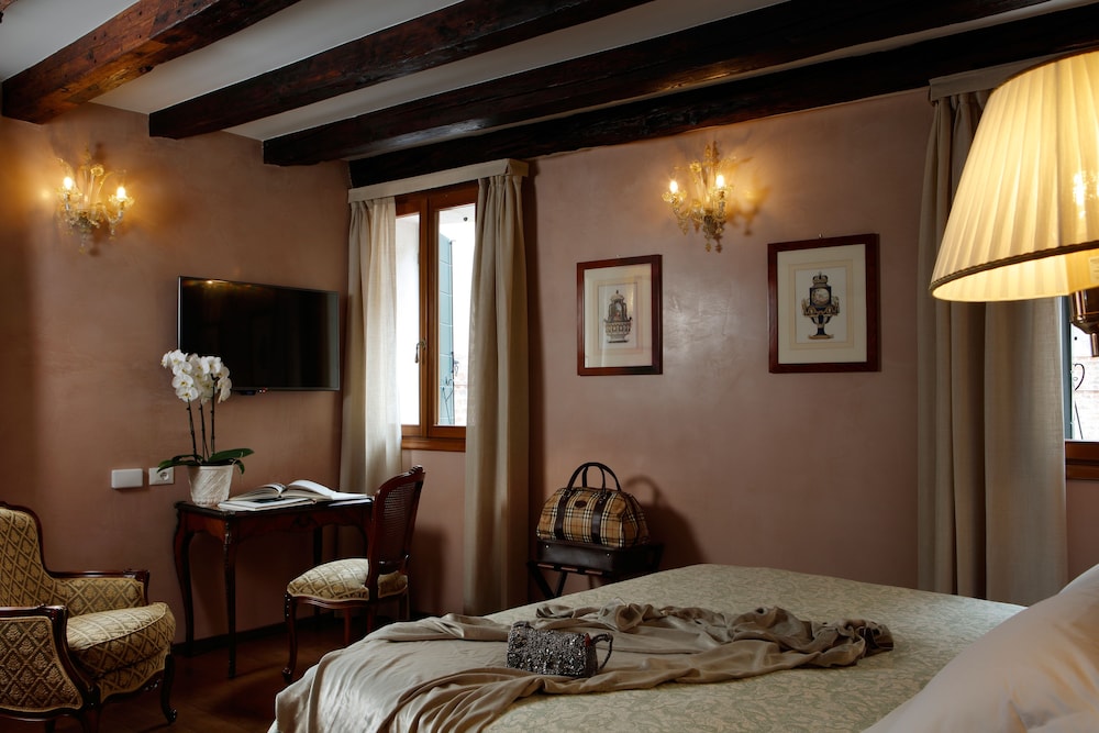Hotel Bisanzio 10/71