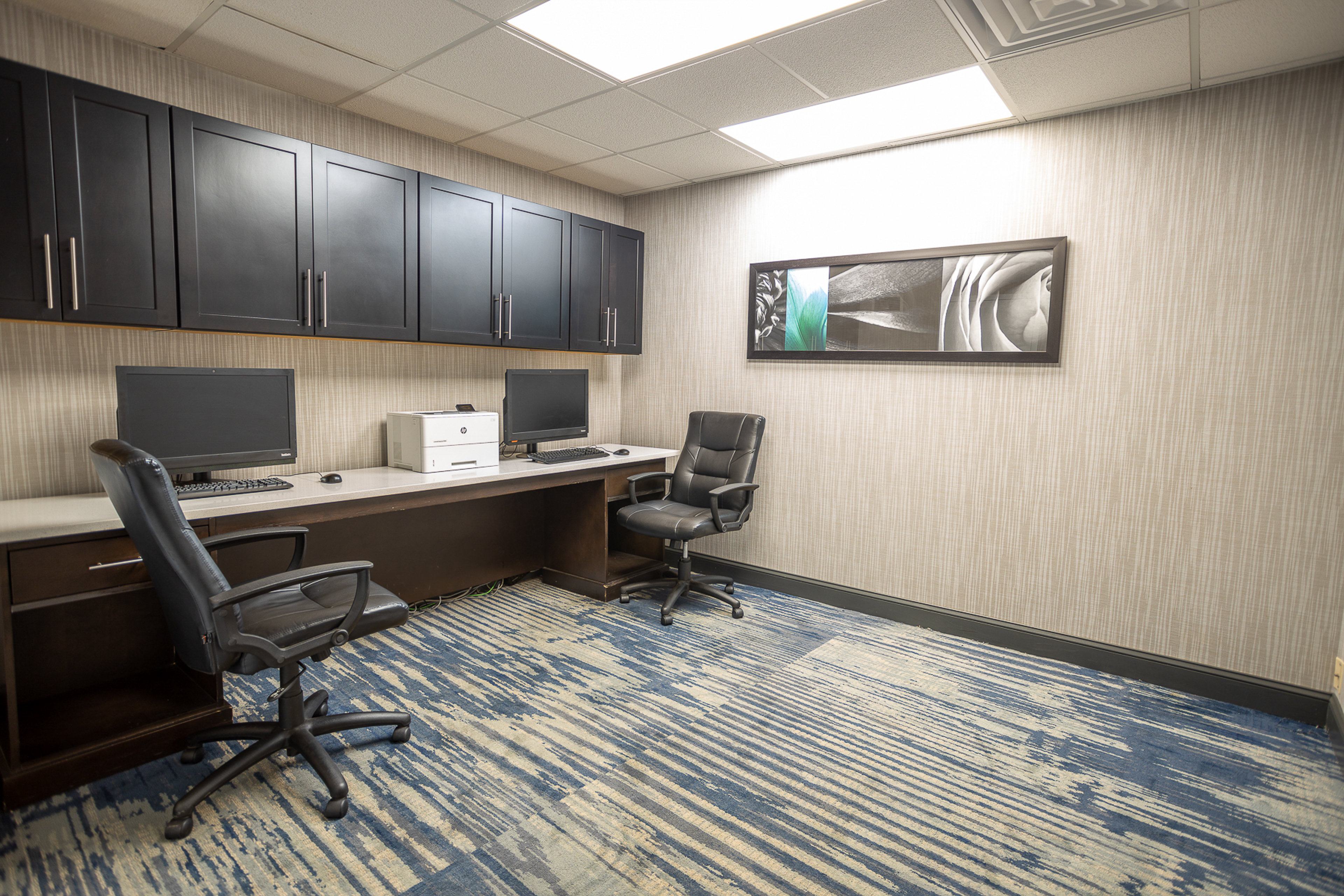 Holiday Inn Express Newark Airport Elizabeth 42/47