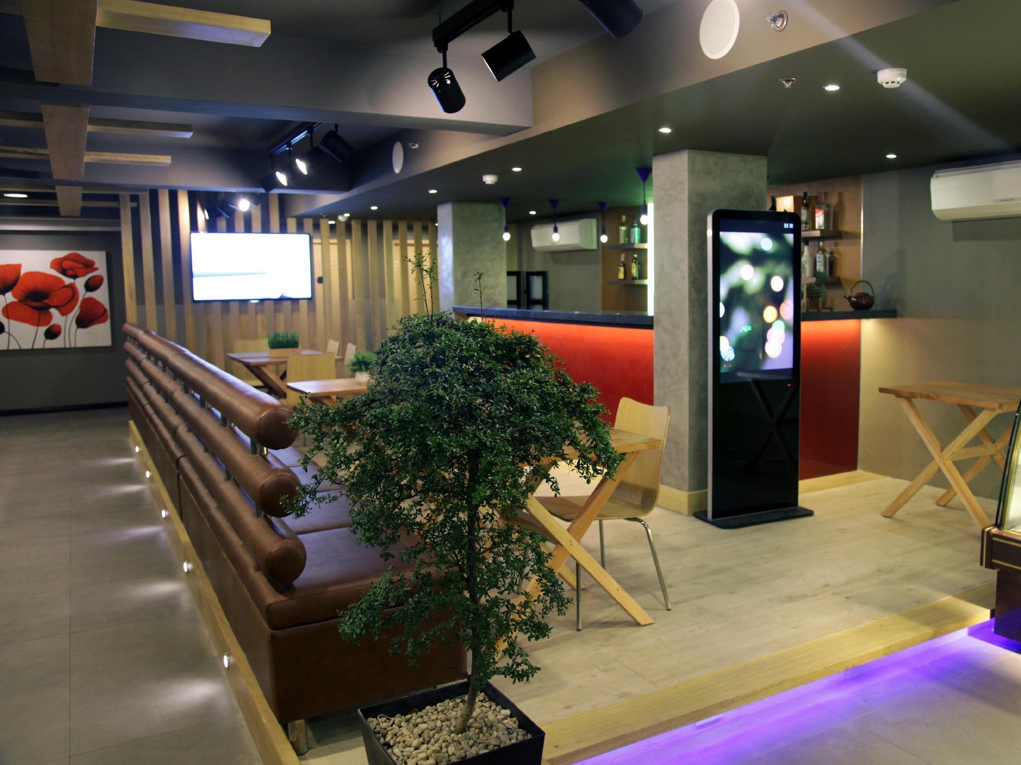 Guijo Suites Makati 22/24