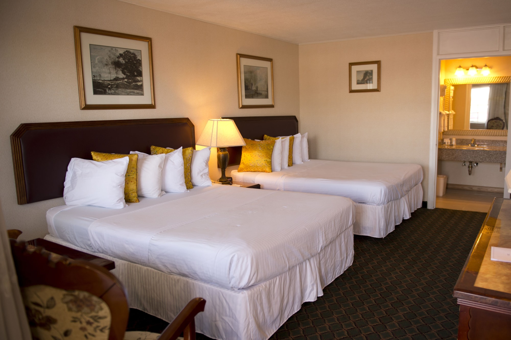 Room, 2 Queen Beds