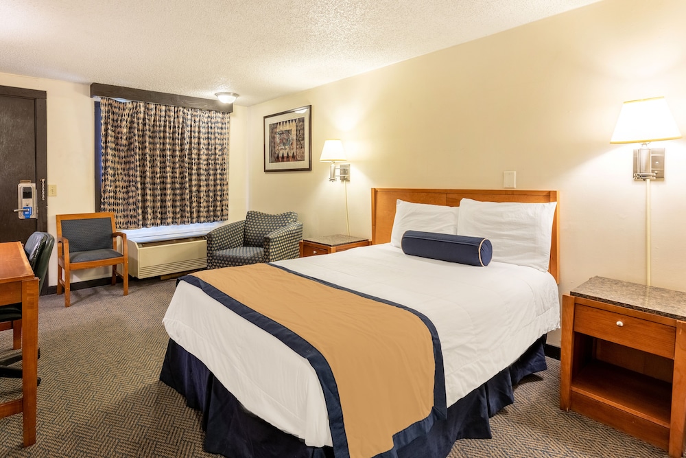 Rodeway Inn & Suites I-94 Kenosha 5/26