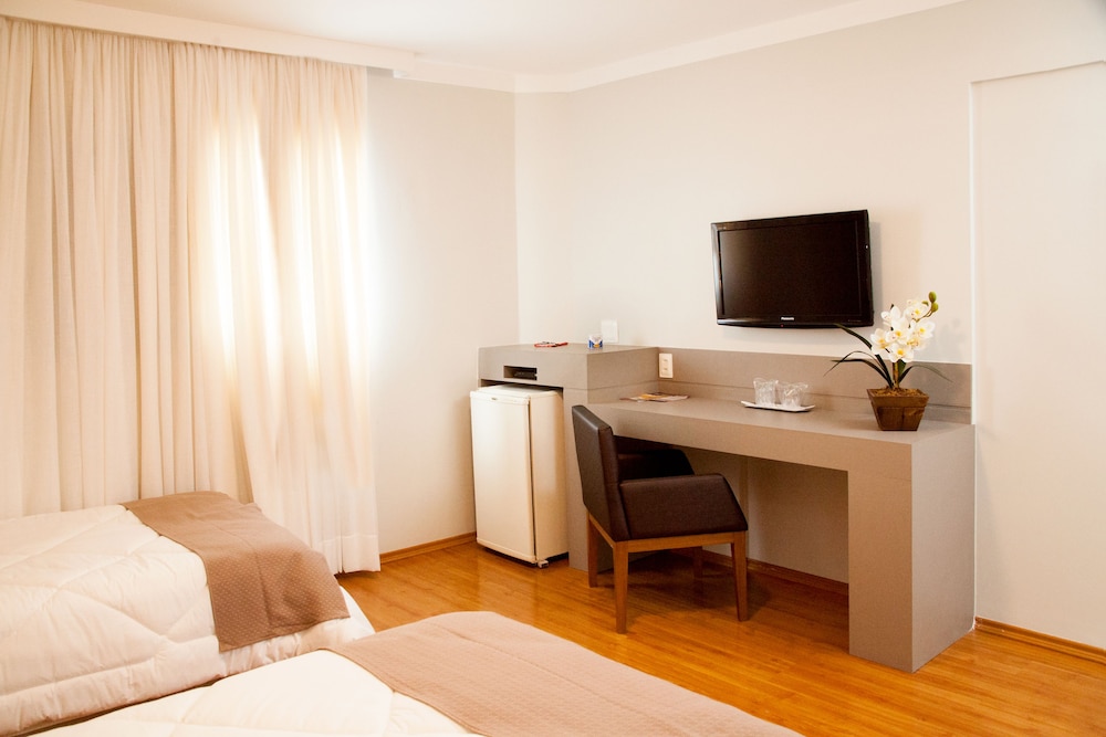 Biazi Plaza Hotel 24/28