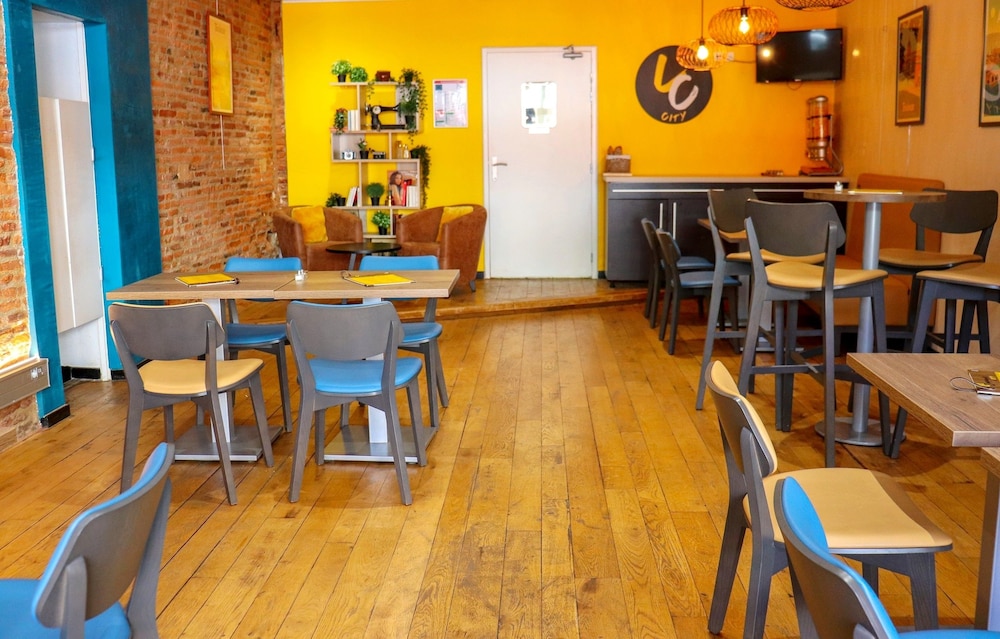 restaurant cafeteria