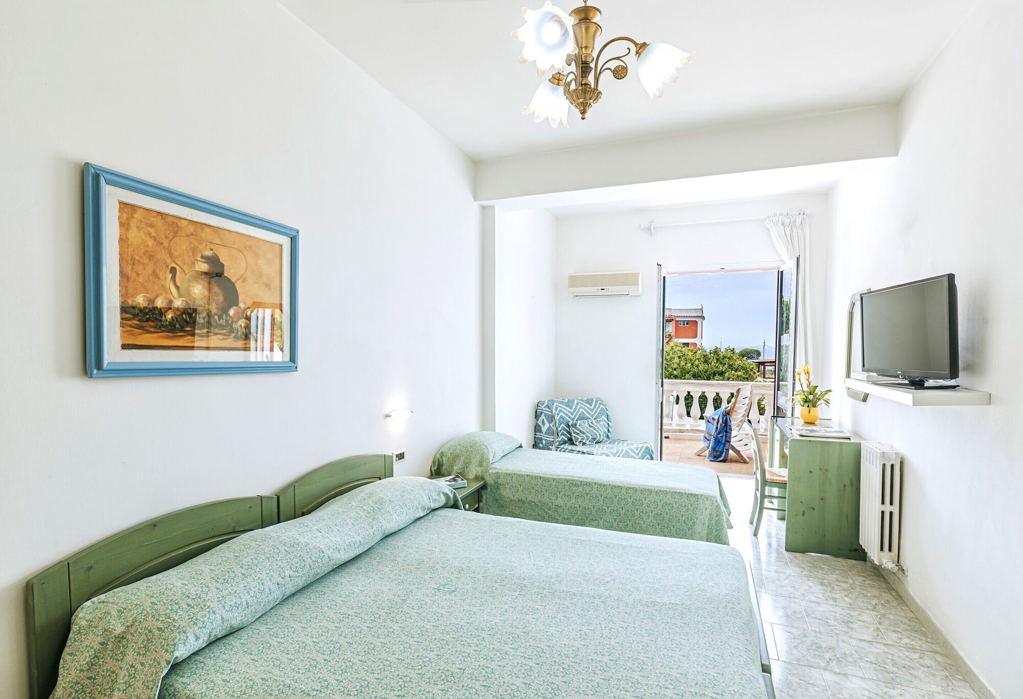 ROOM, TRIPLE, SEA VIEW