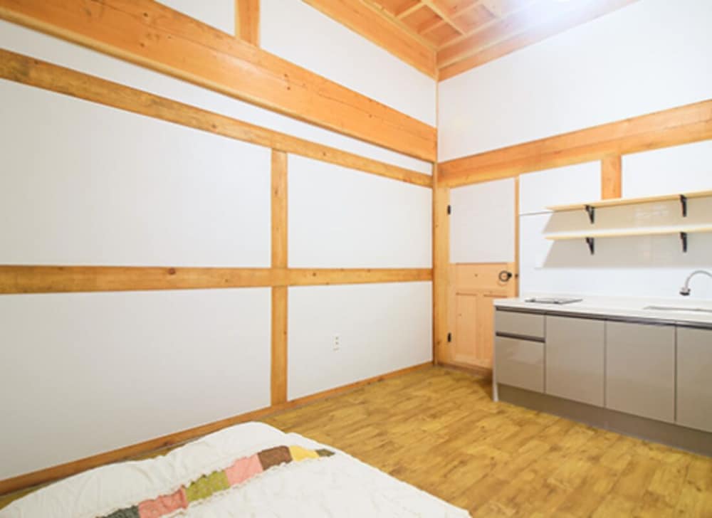Suncheon Moonlight Love Hanok Pension 19/39