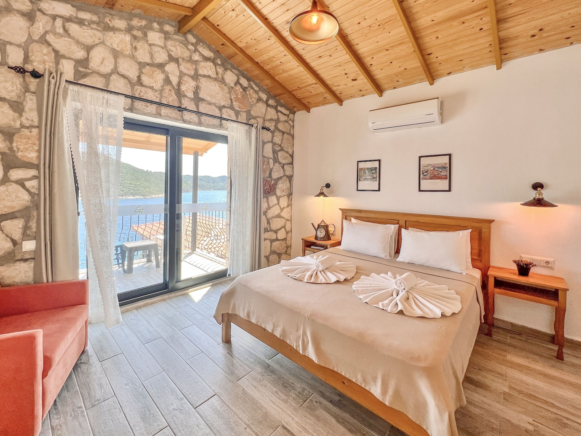 SUPERIOR, DOUBLE BED, SEA VIEW