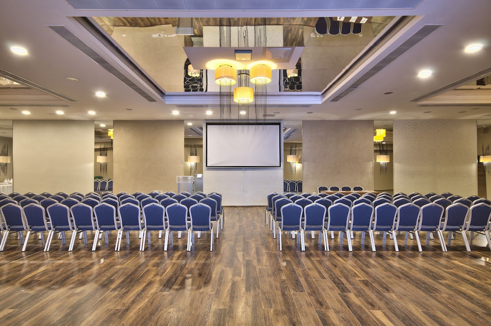 db San Antonio Hotel and Spa All Inclusive 38/47