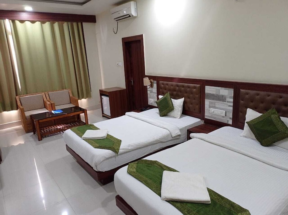 Treebo Trend Hotel Pemaling 20/35