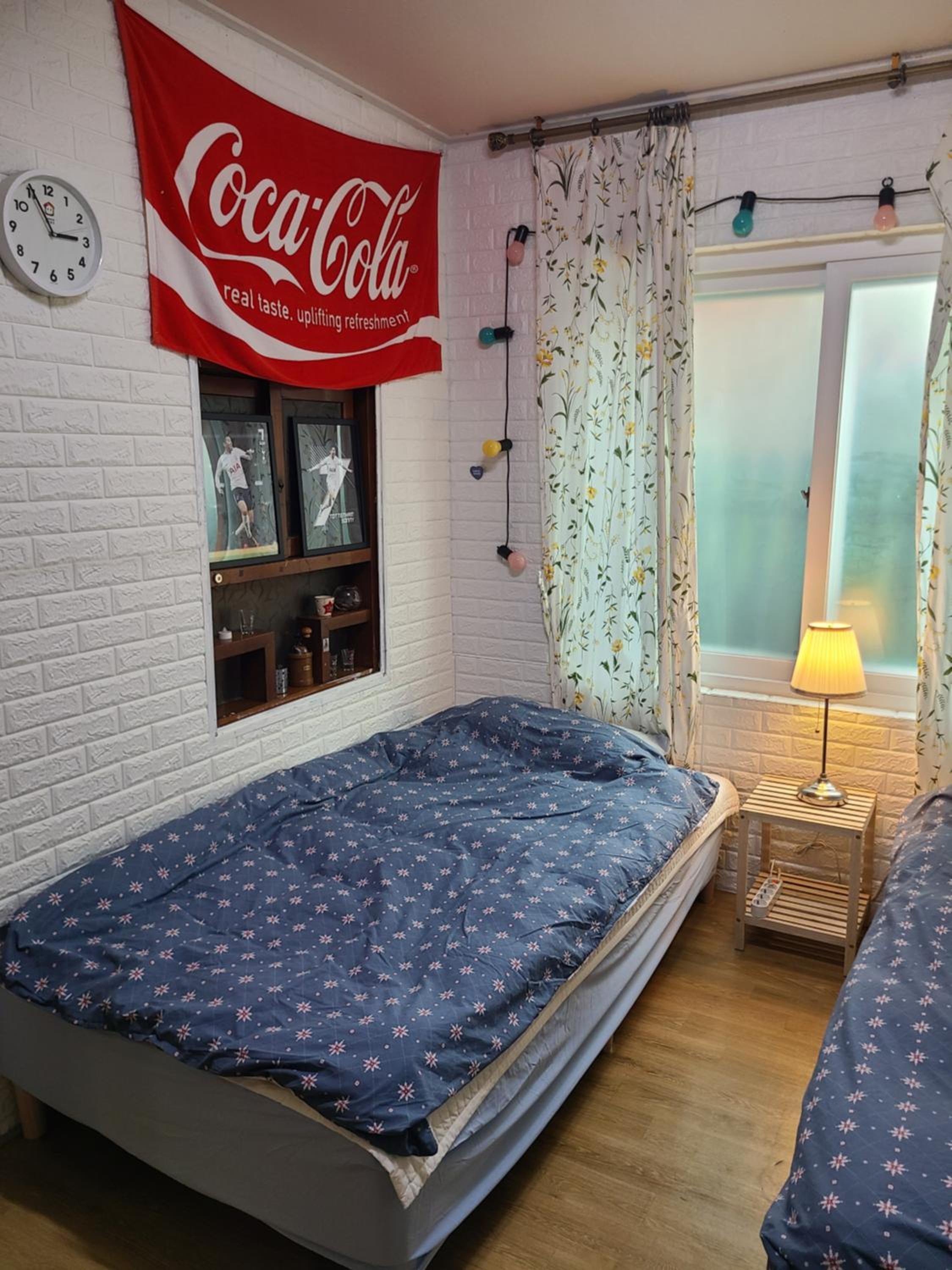غرفة قياسية بسريرين منفصلين بحمام مشترك، Apple Tree Guest house 3/3