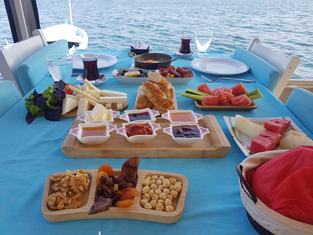 Assos Behram Hotel 29/43