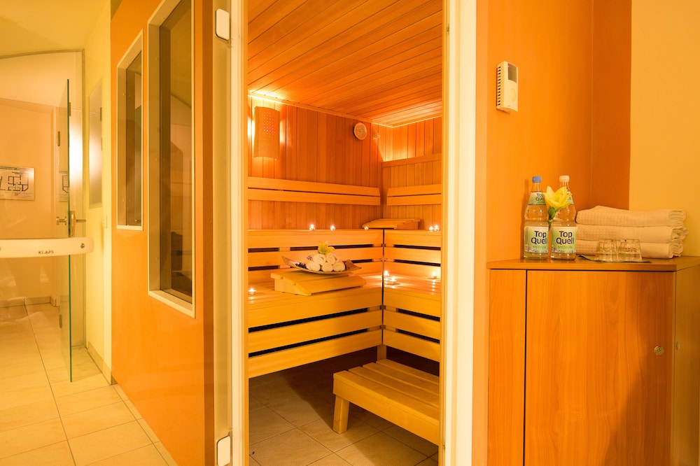 HOTEL HEIDELBERGER HOF 39/65