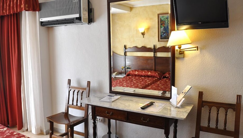 Hotel Reyes Catolicos 31/39