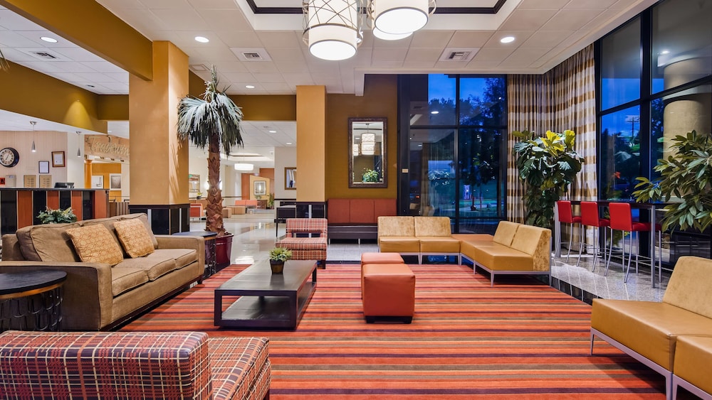 Best Western Plus Hotel & Conference Center 32/46