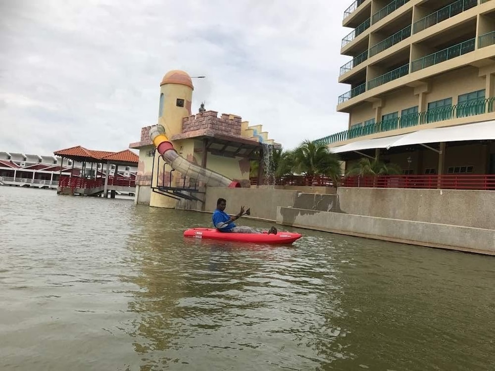 Tasik Villa International Resort 66/72