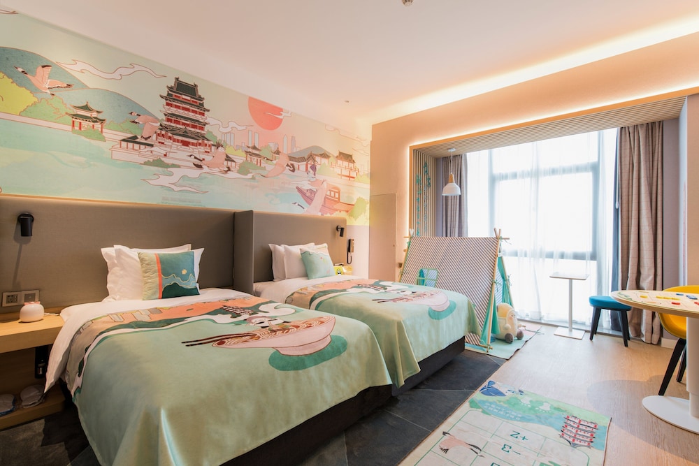 Holiday Inn Express Nanchang Riverside 33/77